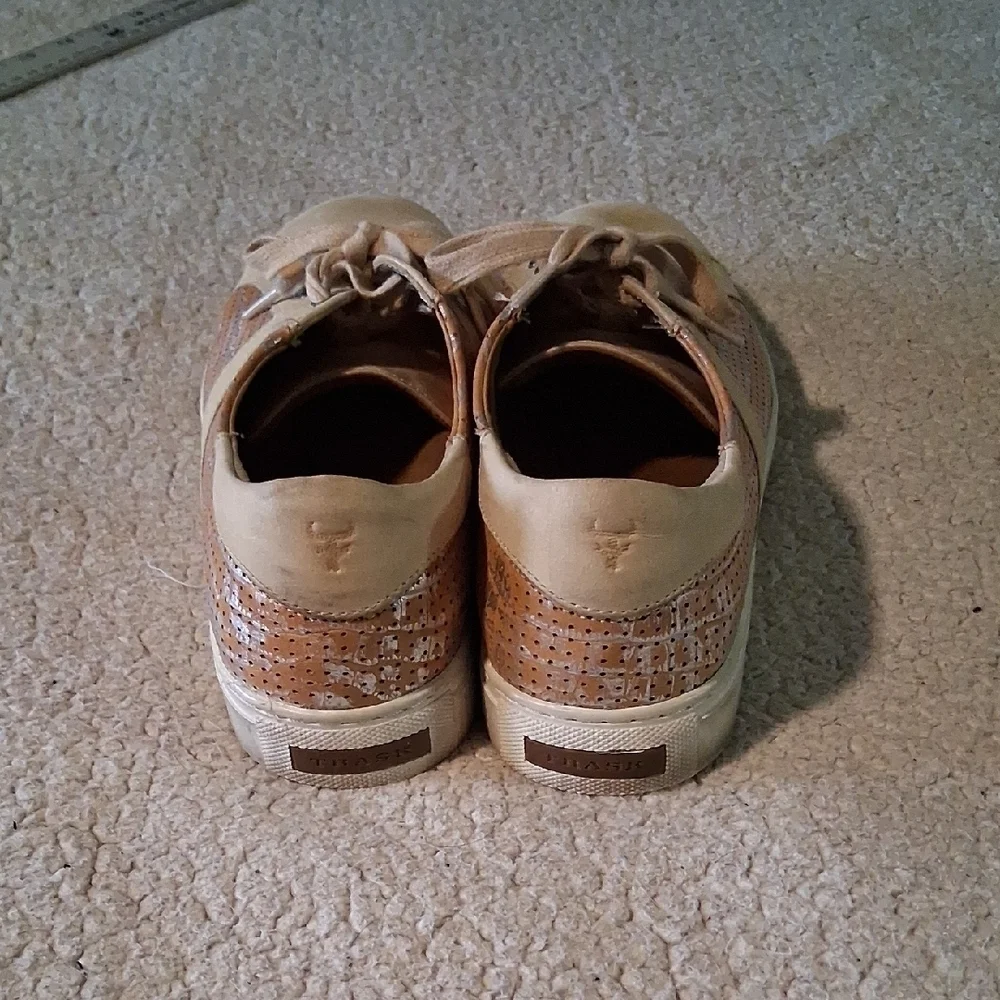 Trask Women's Cream & Silver Metallic Lace-Up Sneakers 9.5